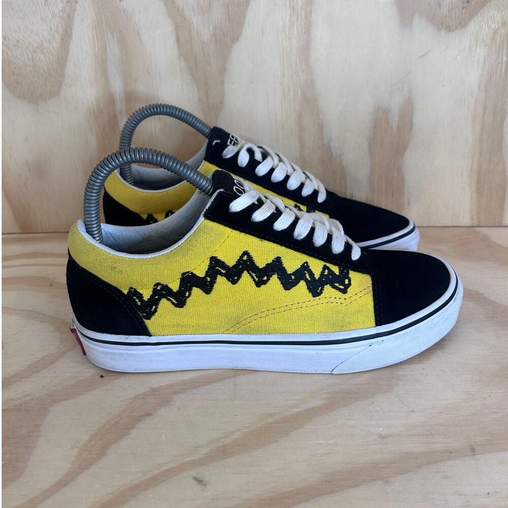 VANS - Old Skool Peanuts Charlie Brown - Sneakers - Black/Yellow - Women's - 7